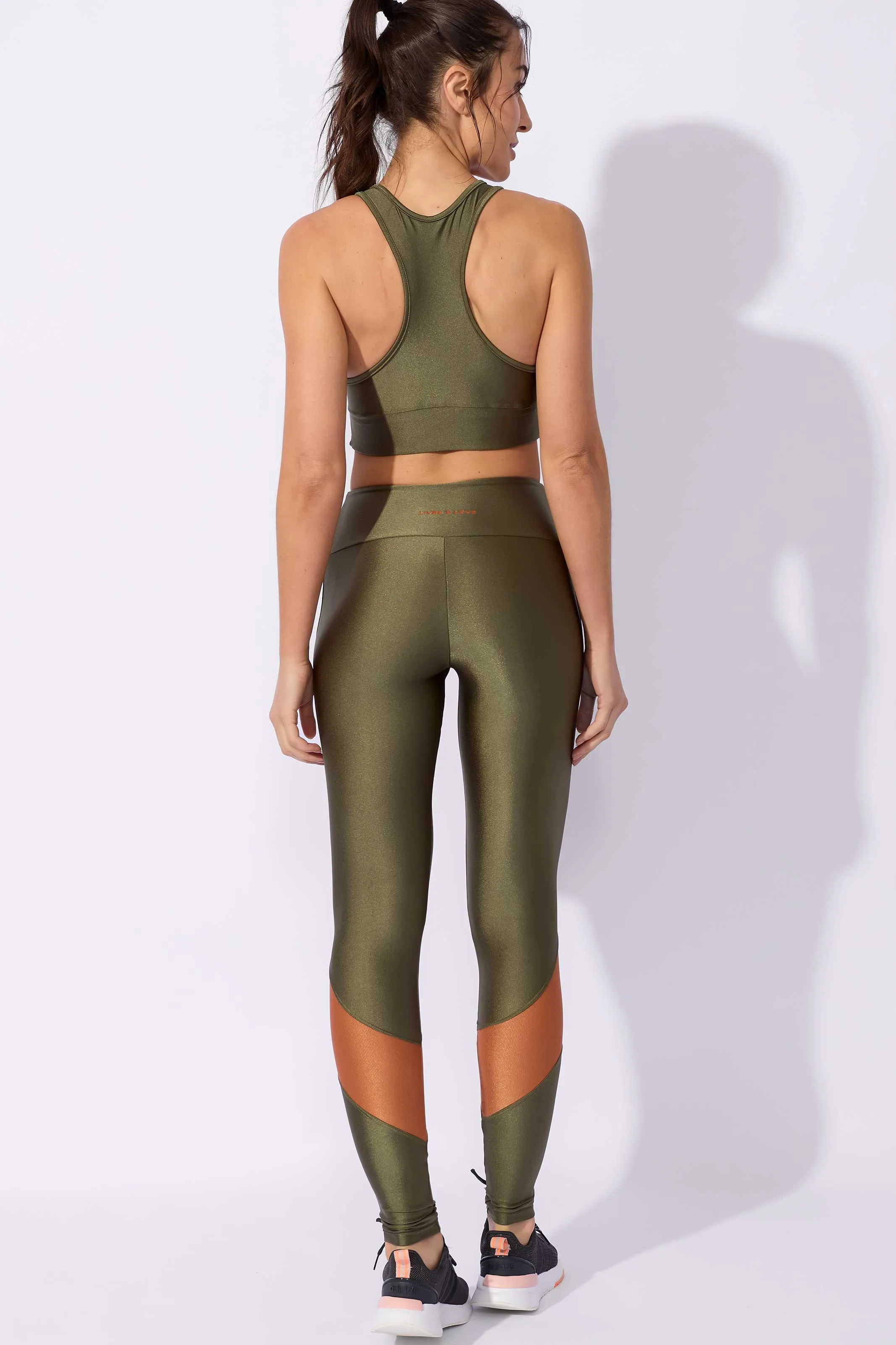 Conjunto Fitness Verde com Recortes
