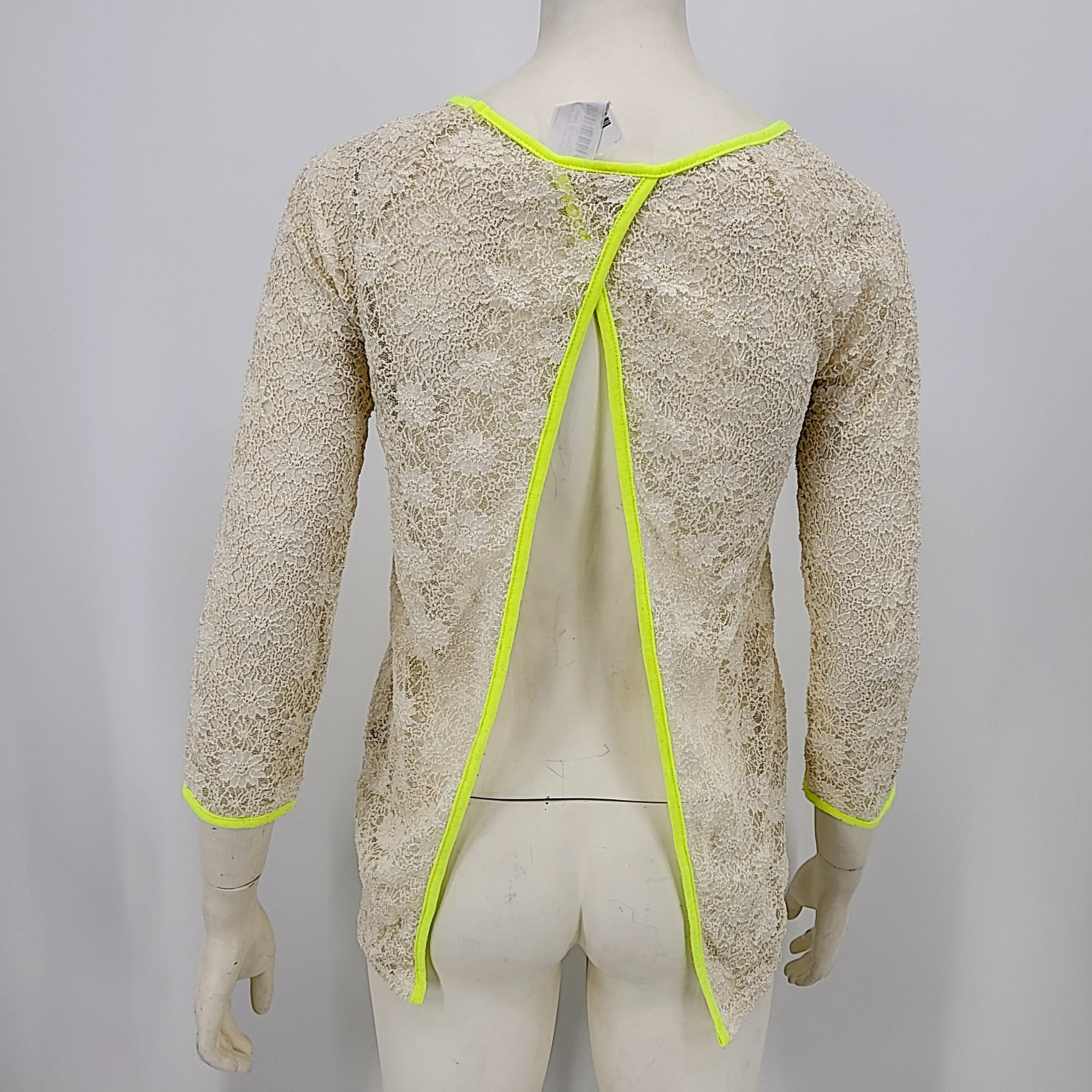Daytrip Women's Lace Sheer shirt, size Small