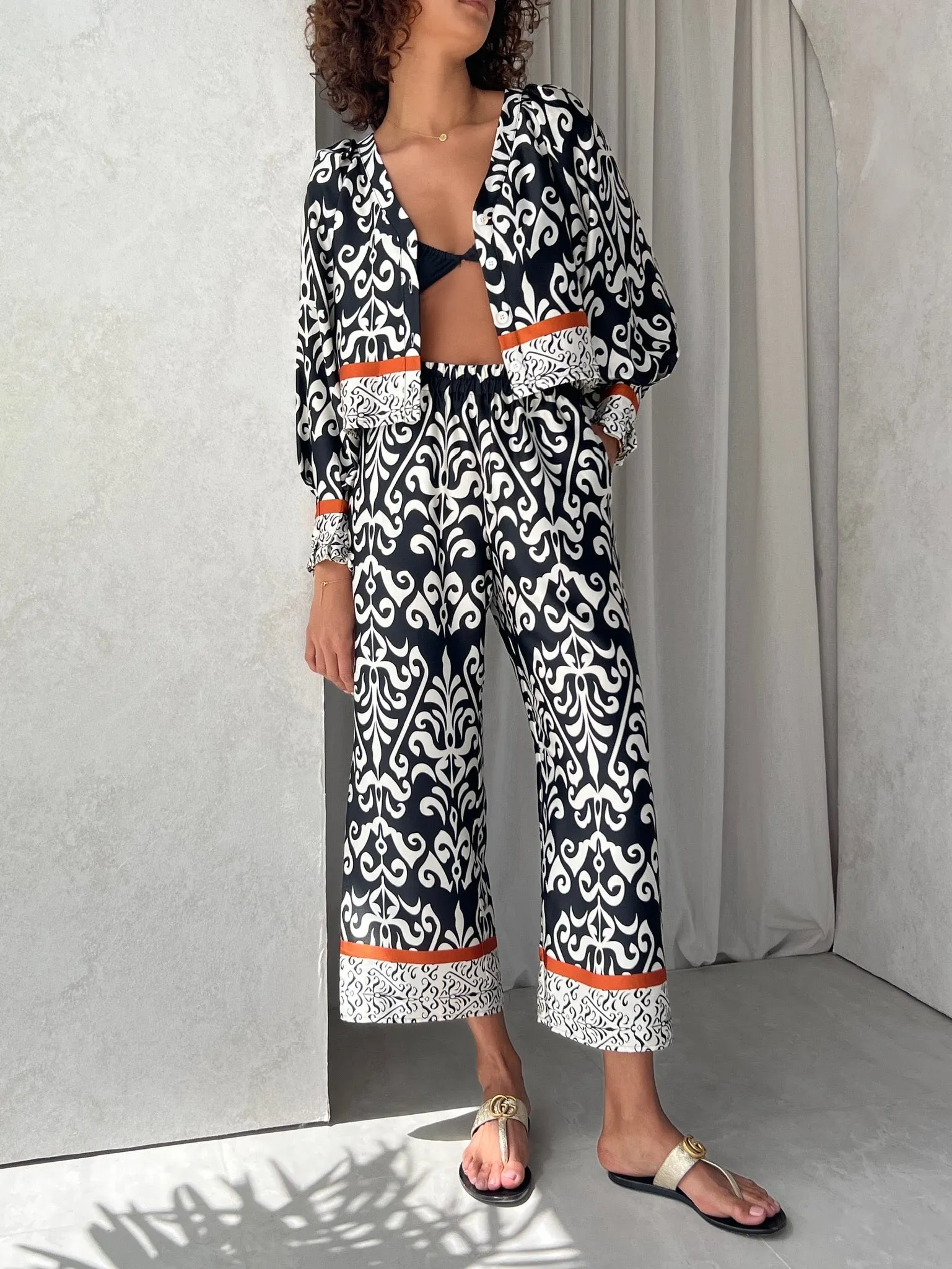 Irina Printed Flowing Trouser | Black