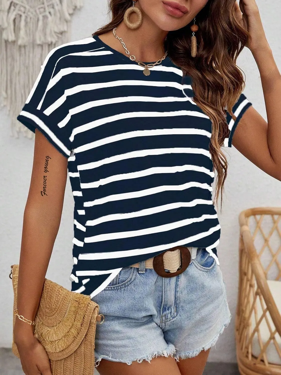 LilyCoco Womens Short Batwing Sleeve Striped Shirt Crew Neck Tops Casual Loose Fit Tee
