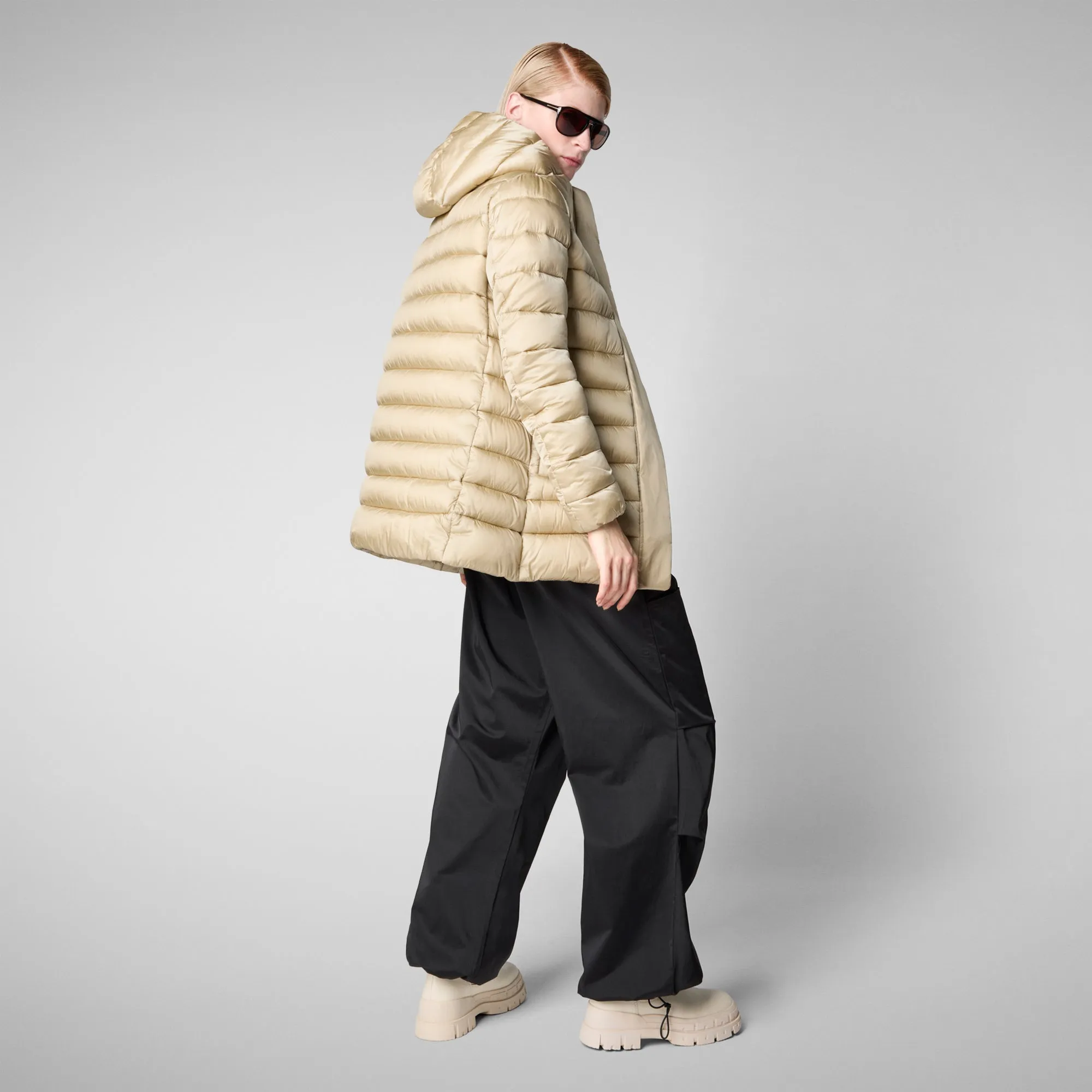 Woman's animal free hooded puffer jacket Drimia in wood beige
